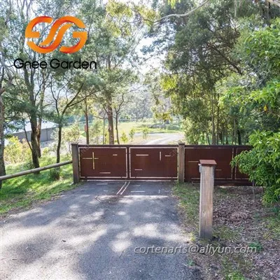 Pintu Gerbang Logam Belakang Rumah Keluli Corten